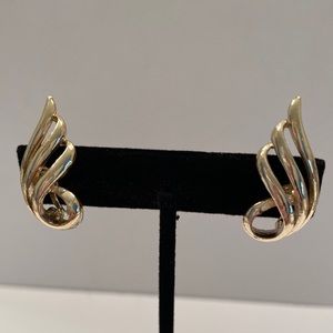 Vtg. Coro Gold Screw Back Earrings